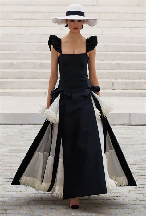 prix robe chanel haute couture|chanel fashion collection.